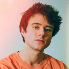 Артист Alec Benjamin