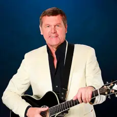 Артист Александр Новиков