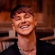 Артист Артём Пивоваров