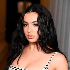 Артист Charli XCX
