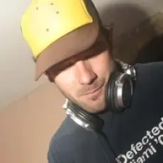 Артист Ian Carey