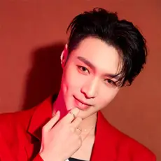 Артист LAY
