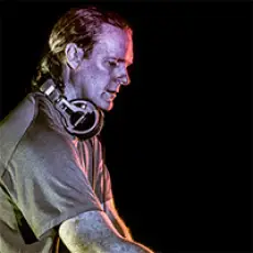 Артист Scott Brown