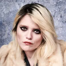 Артист Sky Ferreira