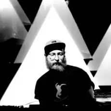 Обложка трека Apnea