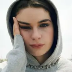 Kyana & Adele Castillon - Le Masque