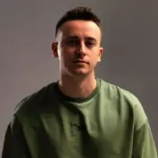 Шугар - А до неї заливають кожен день чоловіки